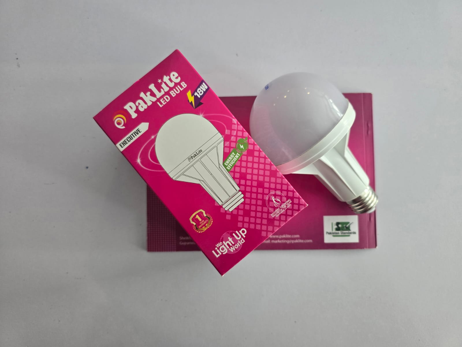 PAKLITE 18W BULB E27  EXECUTIVE